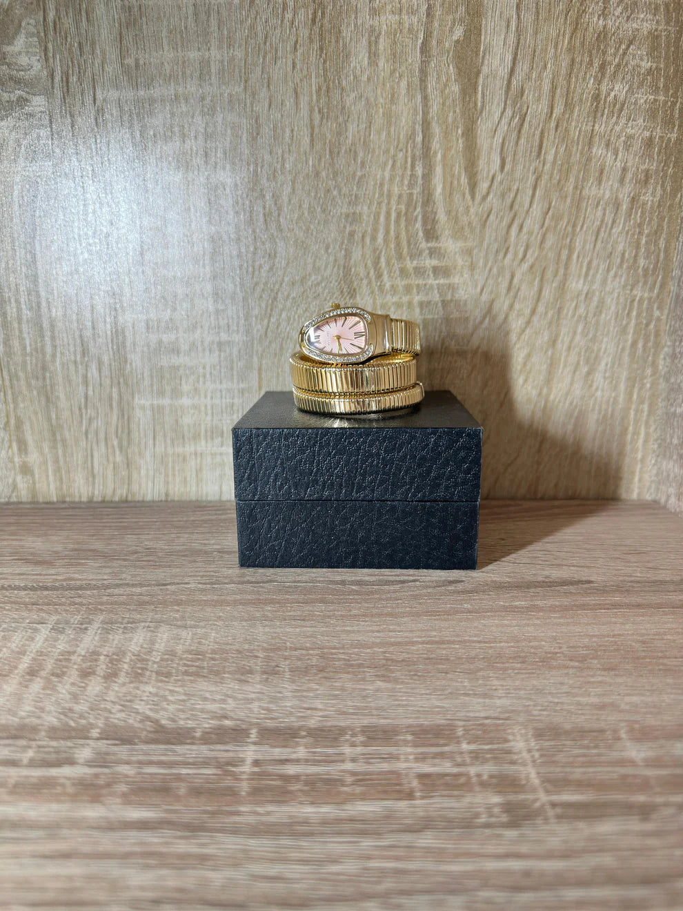 ساعةنسائية فاخرة