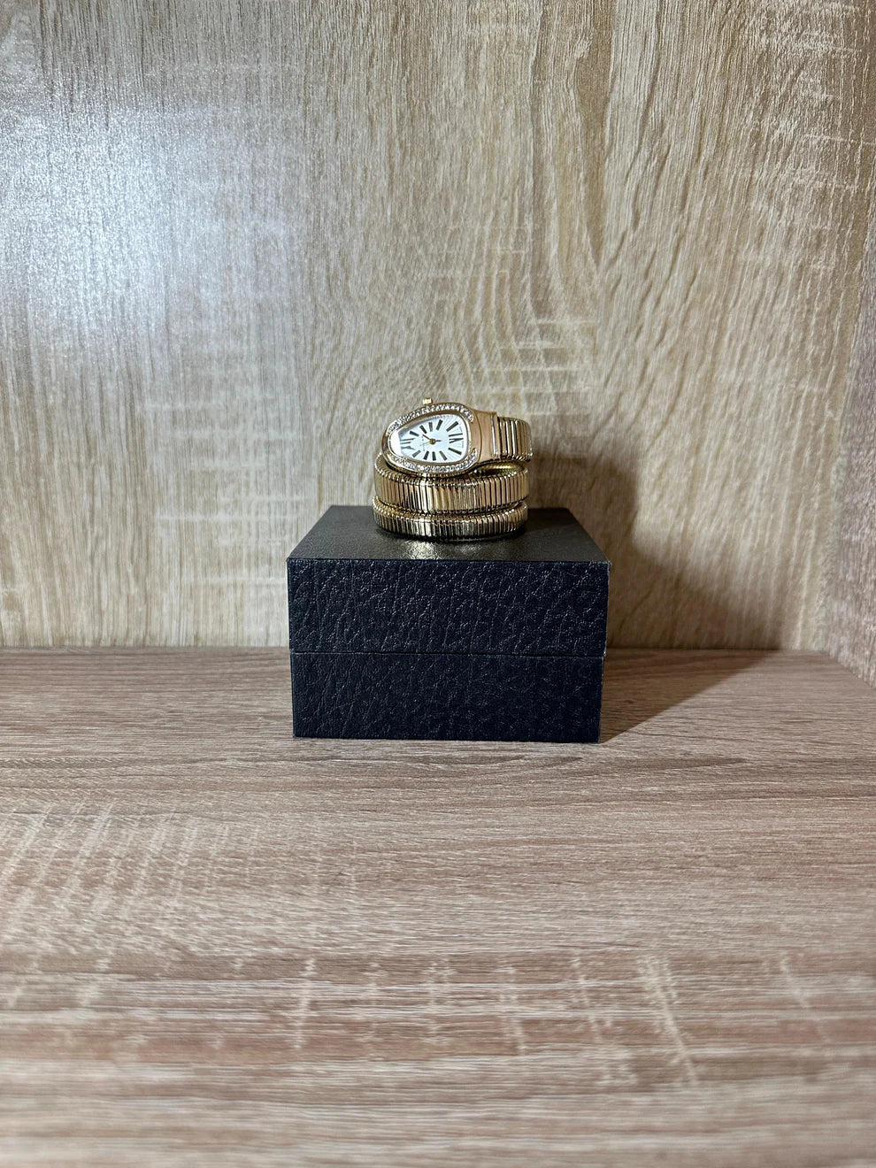 ساعةنسائية فاخرة